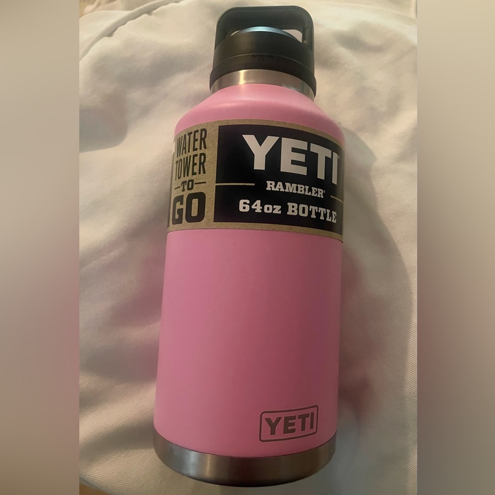 Yeti 64oz Rambler • NWT